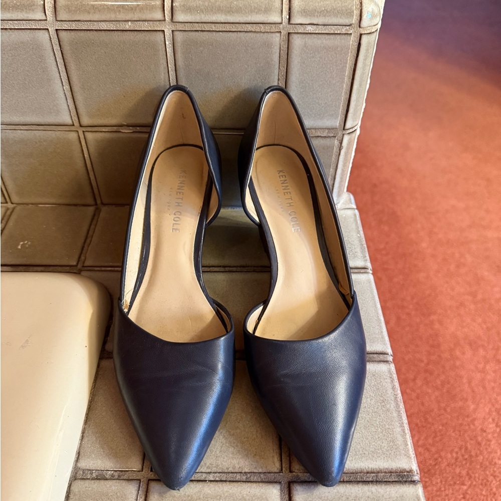 Kenneth Cole Navy wedge heels